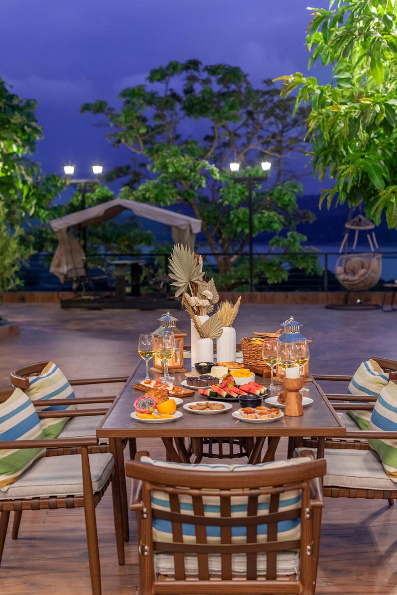 Stayvista At La Nirvana With Pool, Music Speaker & Indoor-Outdoor Game Lonavala Kültér fotó