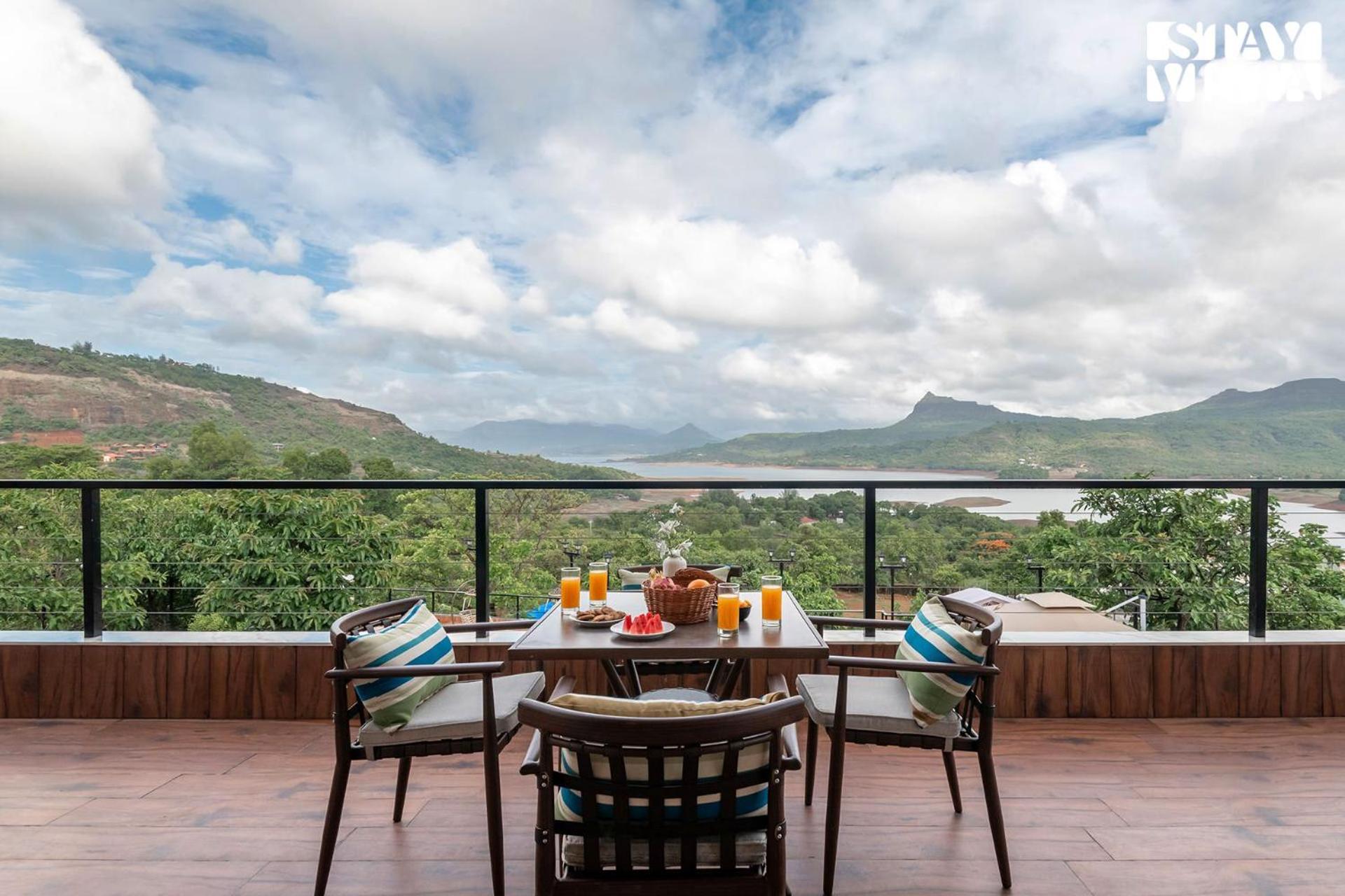 Stayvista At La Nirvana With Pool, Music Speaker & Indoor-Outdoor Game Lonavala Kültér fotó