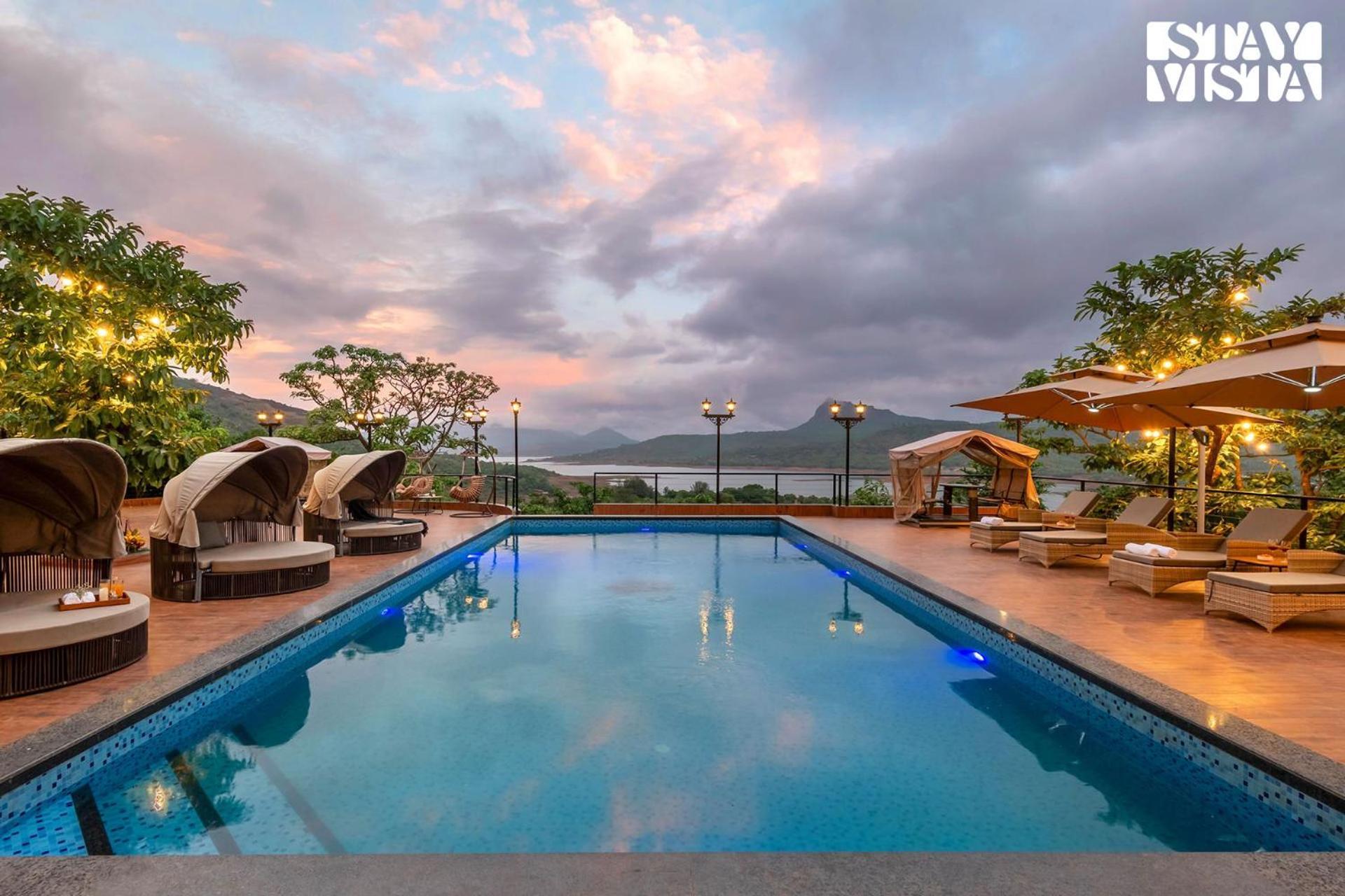 Stayvista At La Nirvana With Pool, Music Speaker & Indoor-Outdoor Game Lonavala Kültér fotó