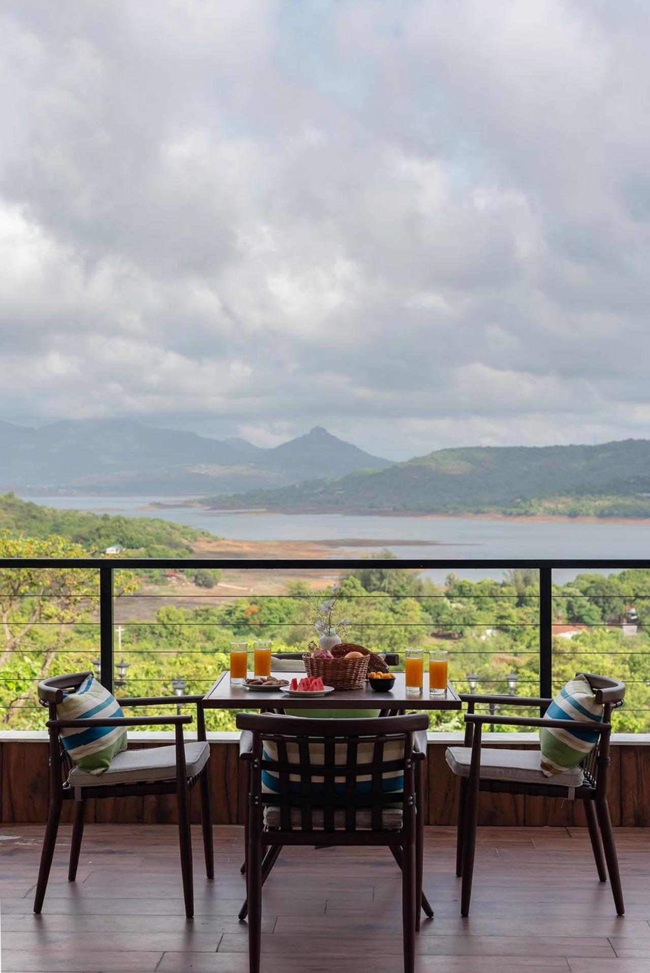 Stayvista At La Nirvana With Pool, Music Speaker & Indoor-Outdoor Game Lonavala Kültér fotó